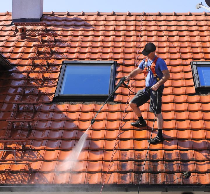 What Are the Best Ways to Keep Your Roof Clean?